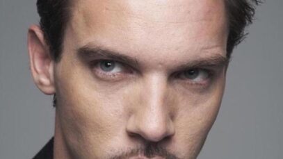 Jonathan Rhys Meyers facebook