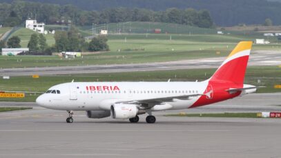 aircraft-2786396_1280