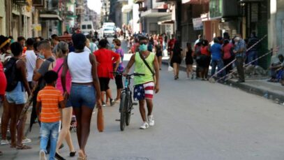 Cola en Cuba