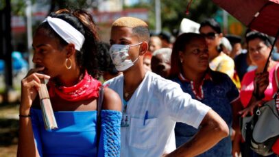 cubanos-con-mascarillas-ante-el-coronavirus