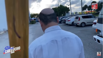 El Malandro se divierte con su bate asesino