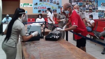 Gobierno cubano estaría vendiendo articulos decomisados
