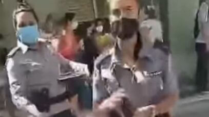 cola policía