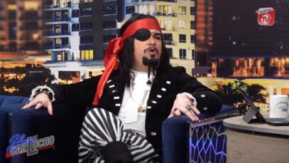 Jack el pirata feliz con su novia belga