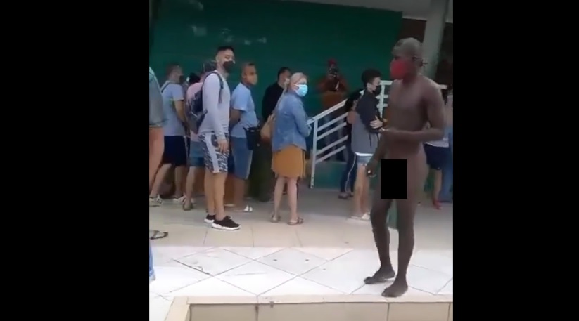desnudó MLC