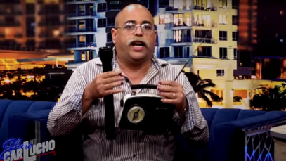 Hipólito uñas pintadas