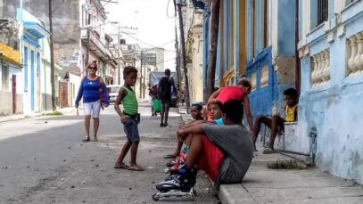Niños en una calle de la habana Diario de Cuba