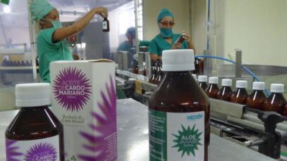 Frascos de medicina en Cuba