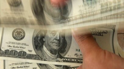 dolares