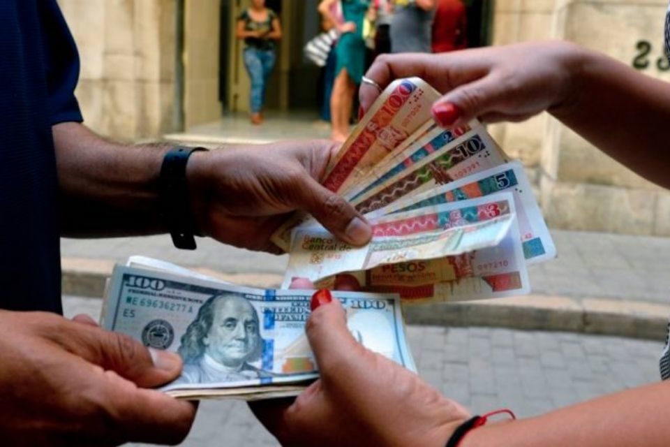 dólares cuba