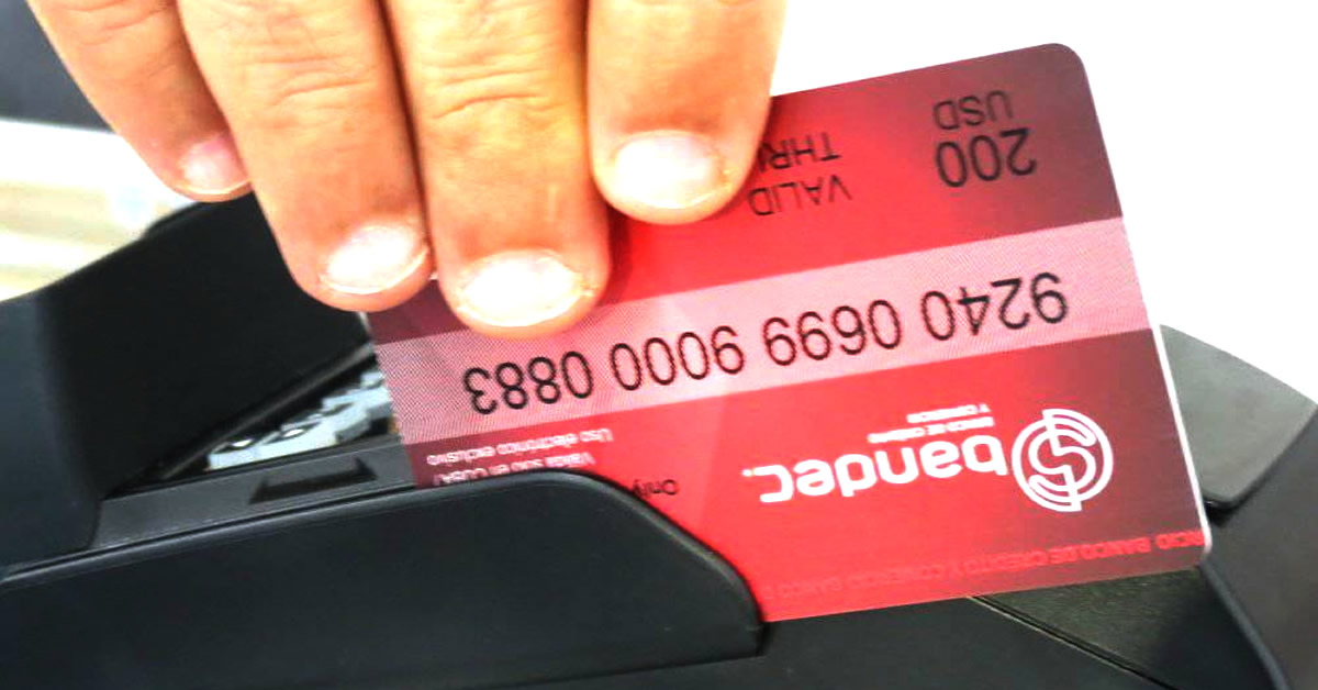 Tarjetas prepago de CADECA indican dolarización de Cuba