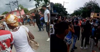 1626128435-cubanos-guinera-parraga-salen-calle-protestar-contra-gobierno