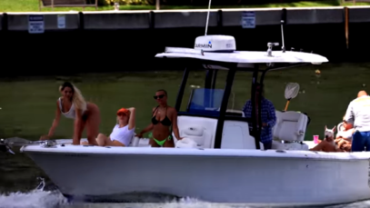 Chicas ardientes Boat Zone