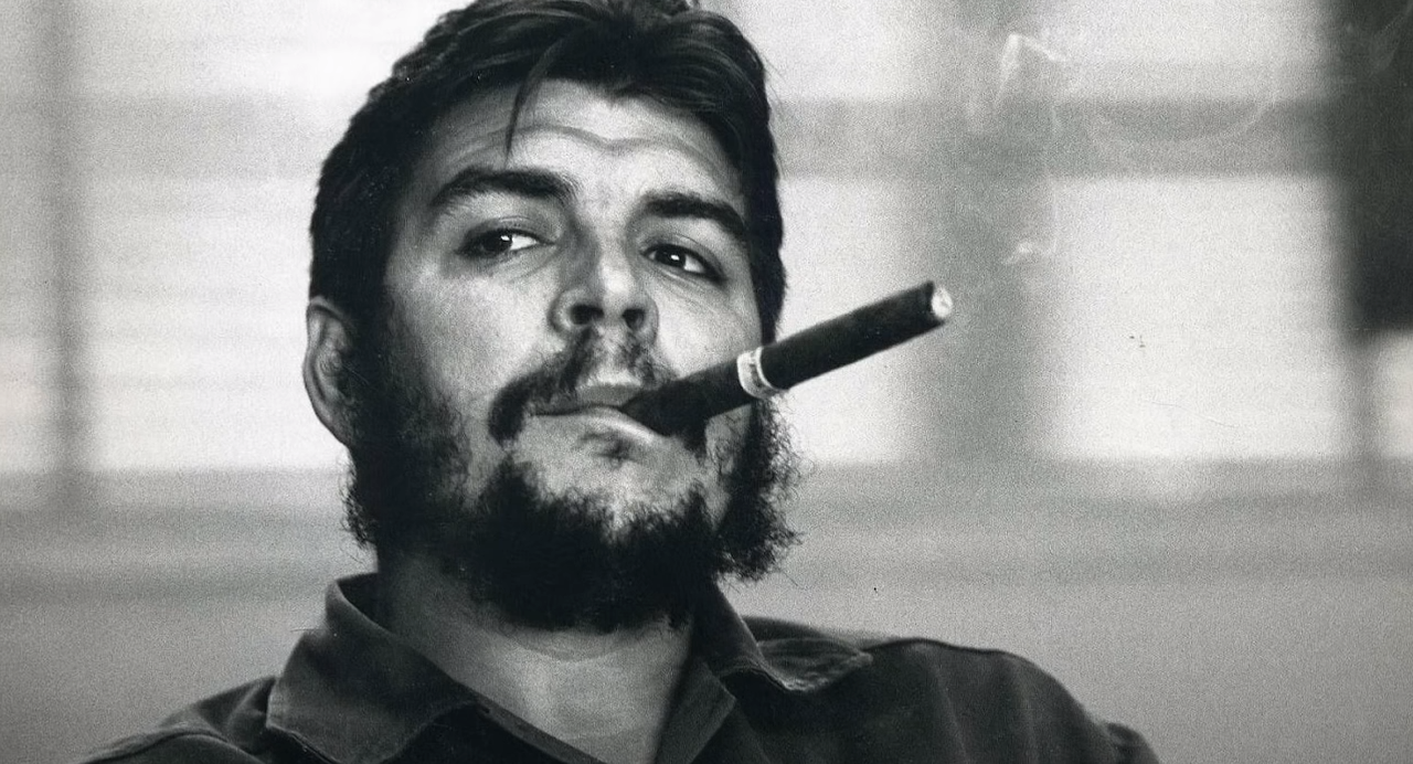 "Ché" Guevara: piden la remoción de su "ciudadanía ilustre" en Rosario