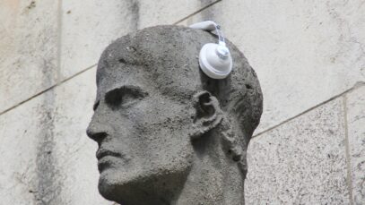 headphones-3936373_1920